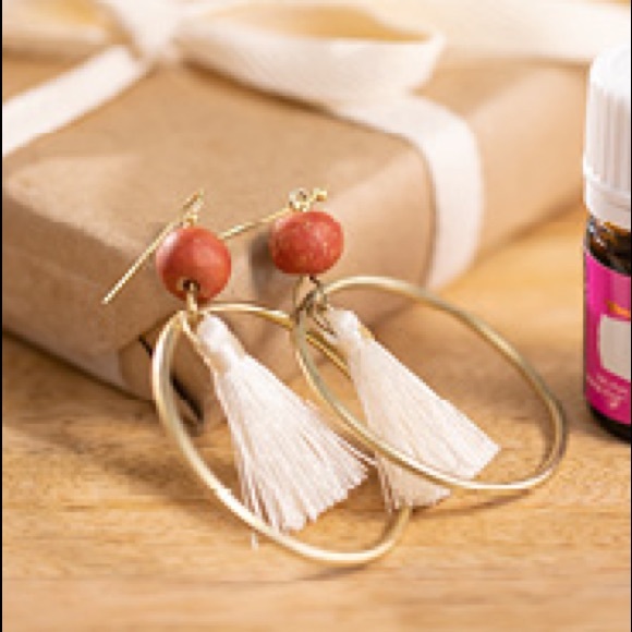 Young Living Drops of Joy Diffuser Earrings NWT - Picture 3 of 5